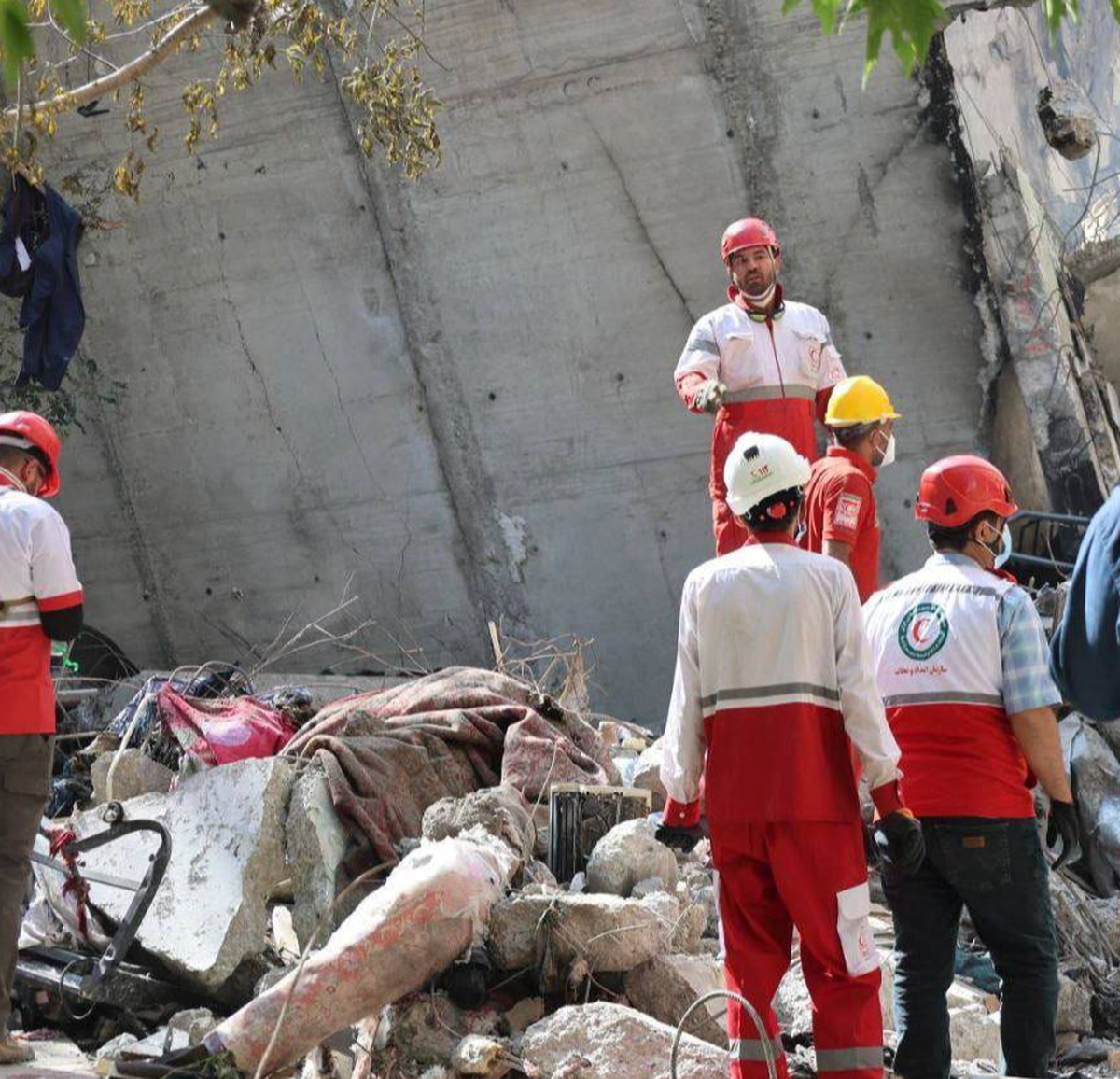 امداد‌رسانی ٢٧٠٠ نیروی هلال‌احمر به حادثه‌دیدگان حملات وحشیانه رژیم صهیونیستی