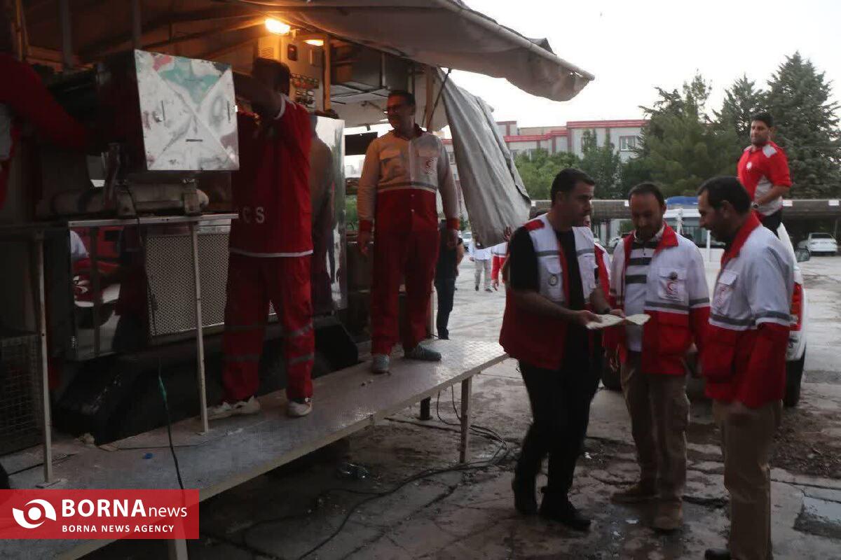 راه‌اندازی آشپزخانه سیار و نانوایی اضطراری هلال‌احمر در کرمانشاه