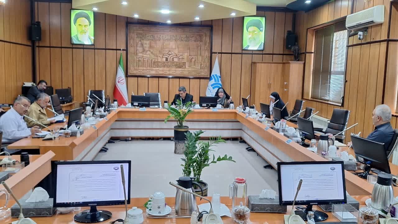 شهردار قزوین بایستی شان شورا را حفظ کرده و به درخواست اعضا اهمیت دهد