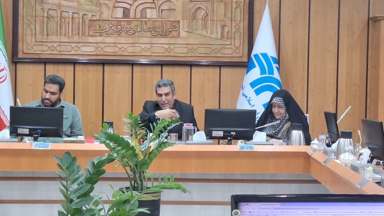 شهردار قزوین بایستی شان شورا را حفظ کرده و به درخواست اعضا اهمیت دهد