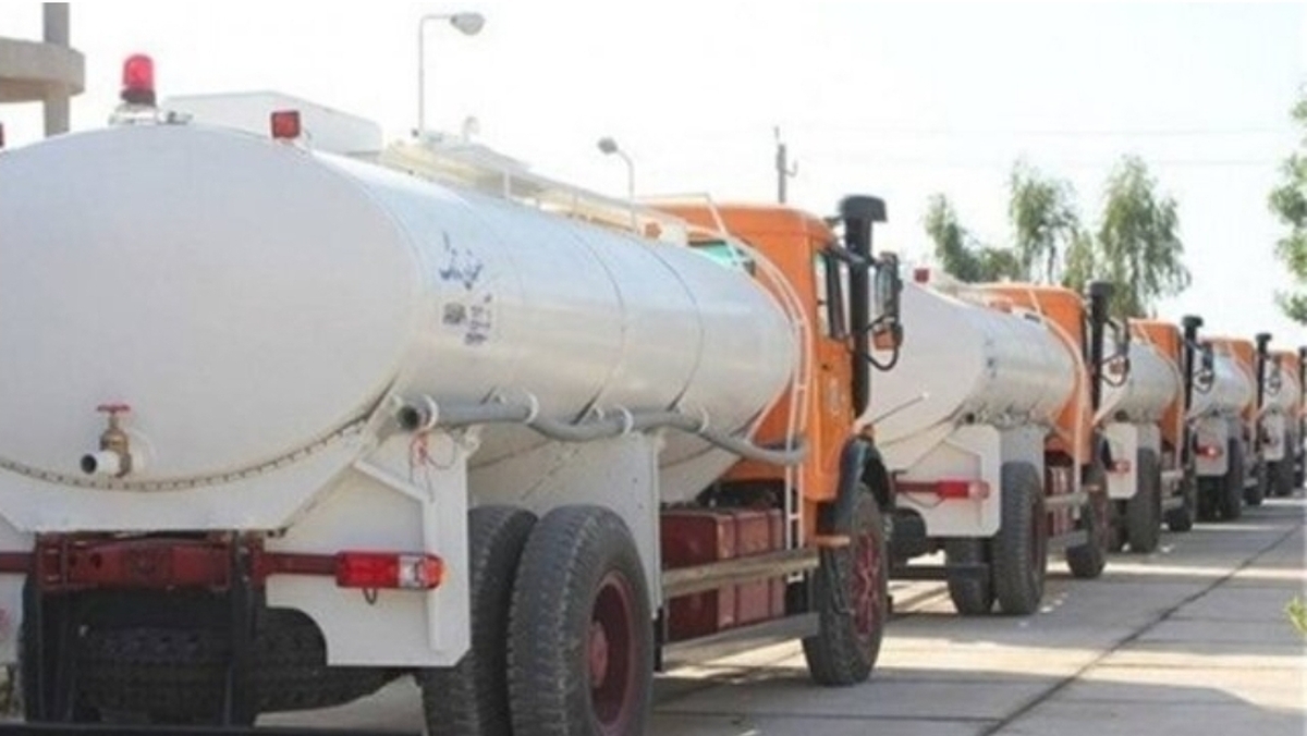 آب رسانی سیار به اهالی میدان تجریش/تا ساعت ۱۵ آب وصل خواهد شد