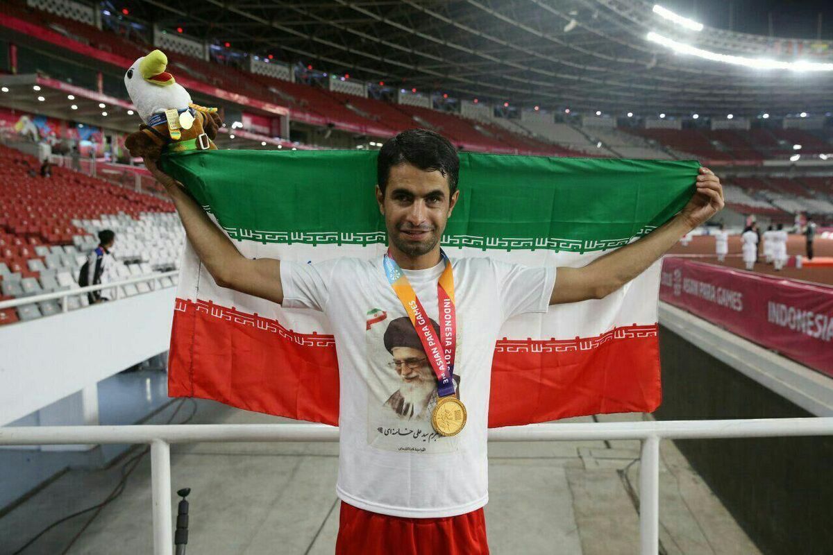 دارنده مدال جهانی و آسیایی دو ومیدانی: تریبون حقانیت ایران اسلامی خاموش شدنی نیست