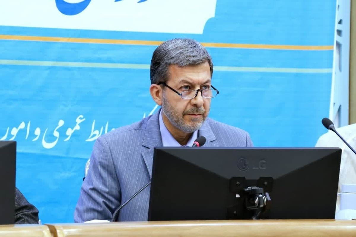 بازدید میدانی استاندار اصفهان از تعدادی مراکز عرضه مستقیم کالا