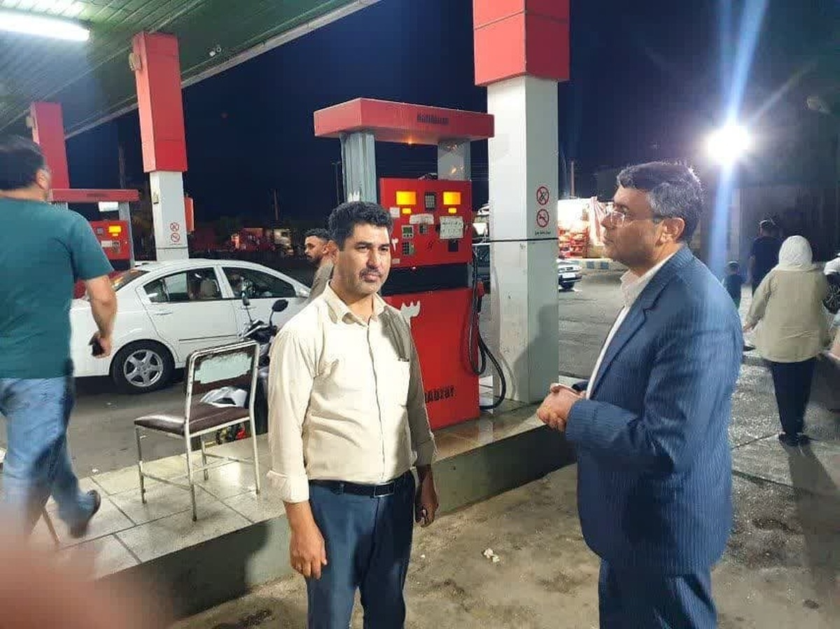 فرماندار بویین زهرا شبانه از فعالیت نیروهای ایست و بازرسی بازدید کرد