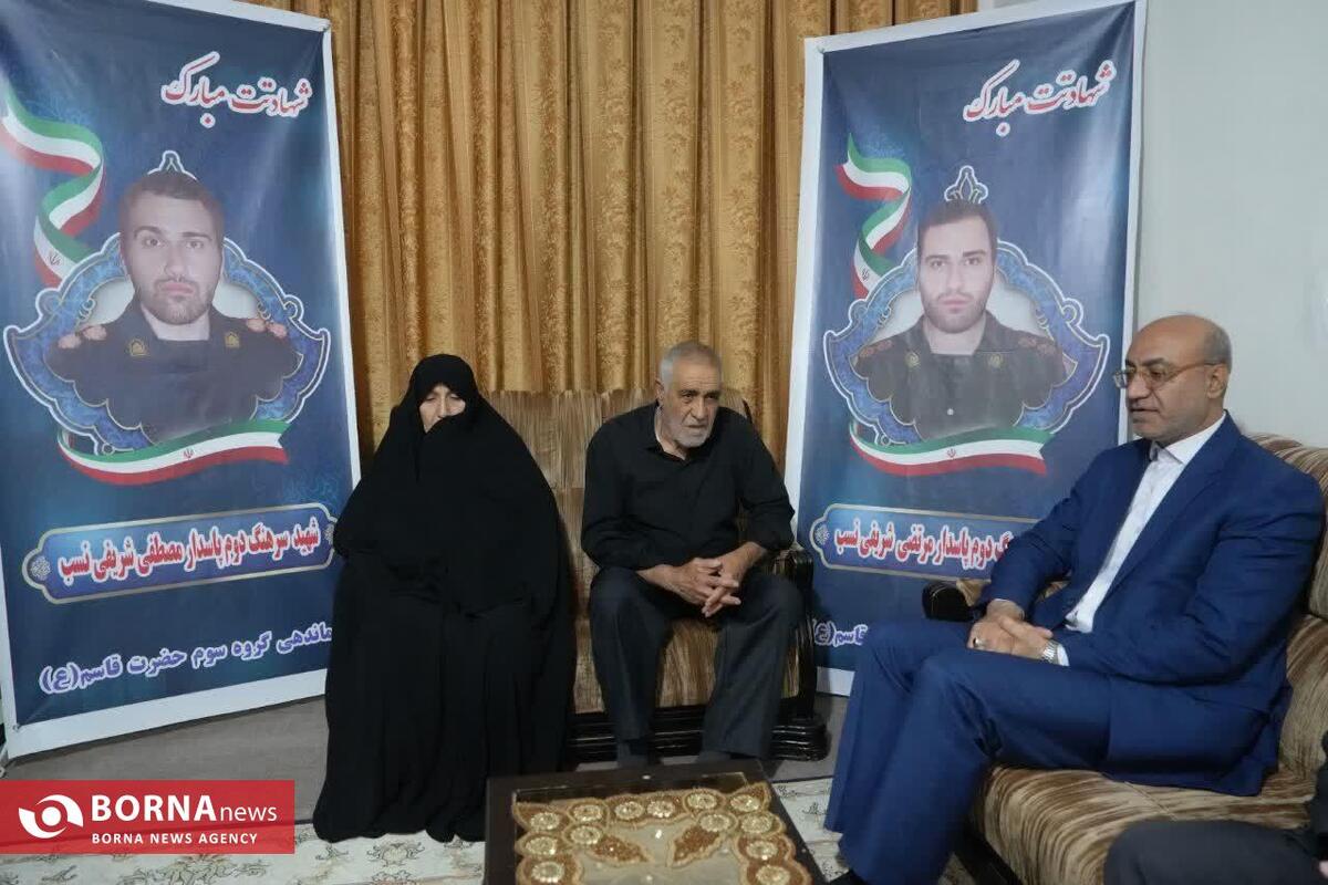 استاندار کرمانشاه در منزل شهدای حملات رژیم صهیونیستی حضور یافت/ تأکید بر ادامه مسیر مقاومت