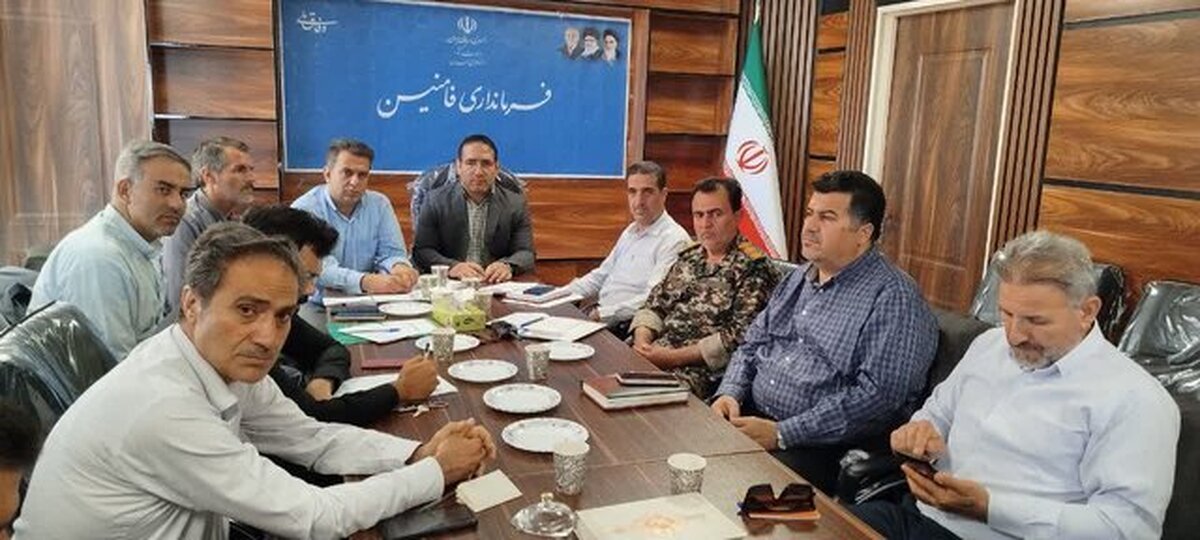 هیچ کمبودی در کالاهای اساسی بازار فامنین نداریم