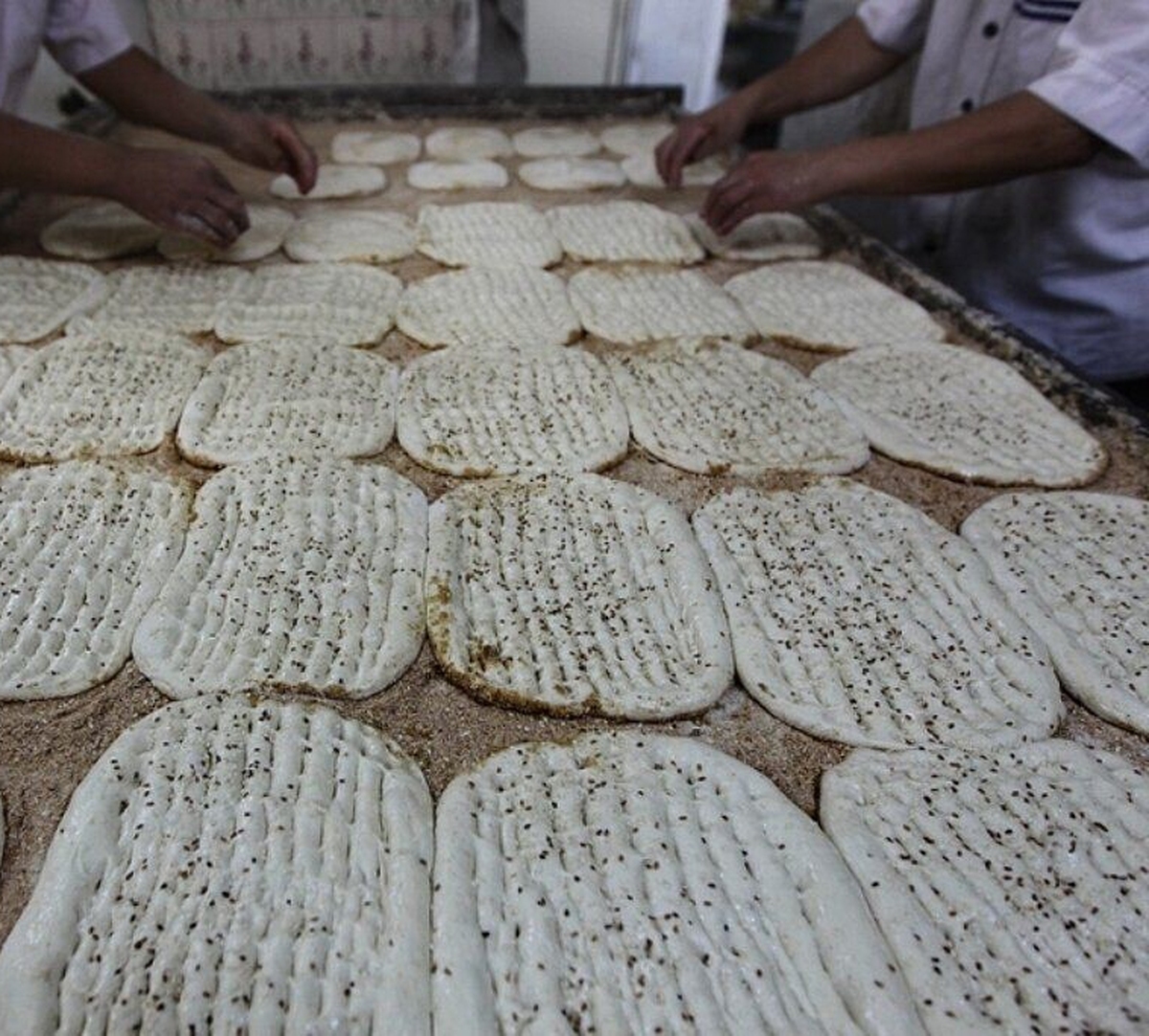 سهمیه آرد نانوایی ها براساس نیاز استان ها تخصیص می یابد