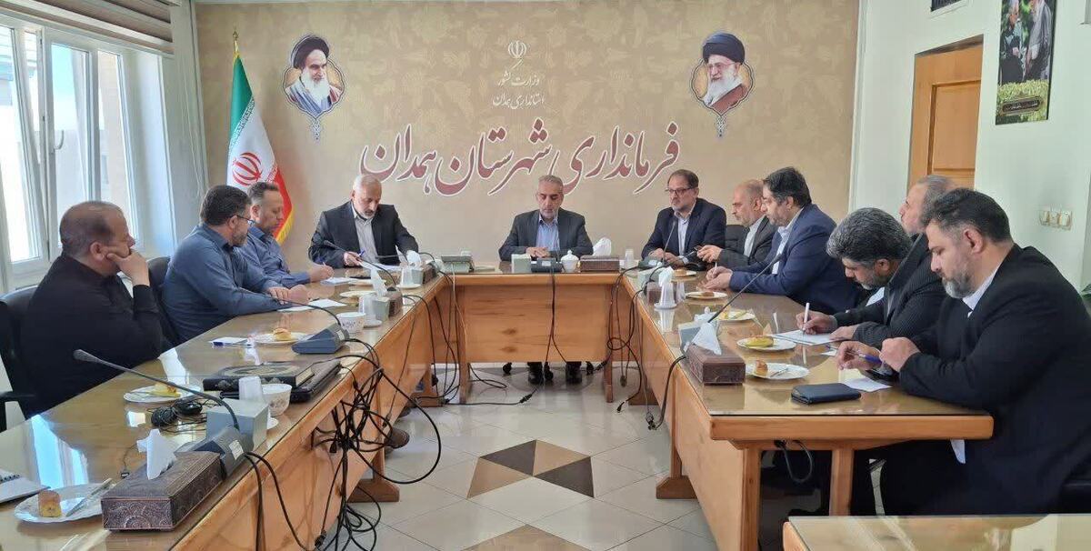 جلسه هماهنگی برگزاری تشییع پیکر مطهر شهید کرمی در همدان