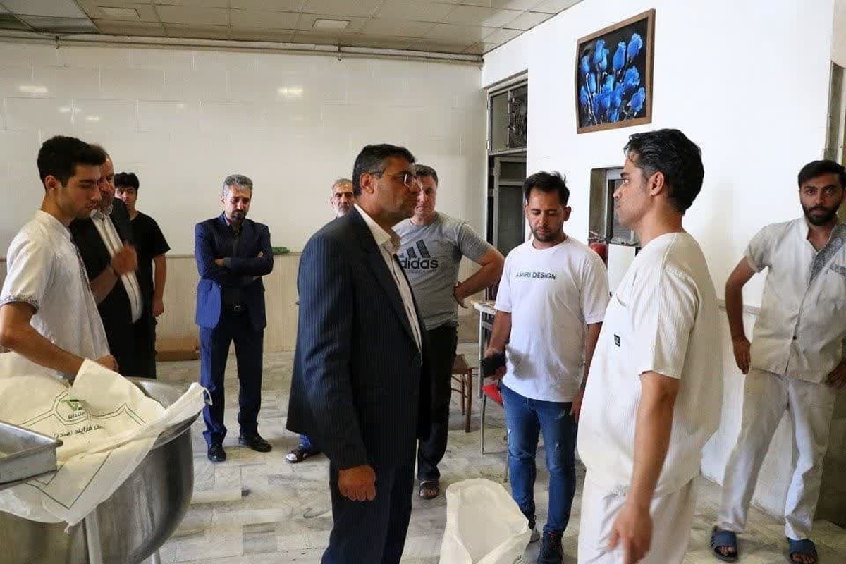 کالاهای اساسی در شهرستان بویین زهرا ذخیره سازی شده است