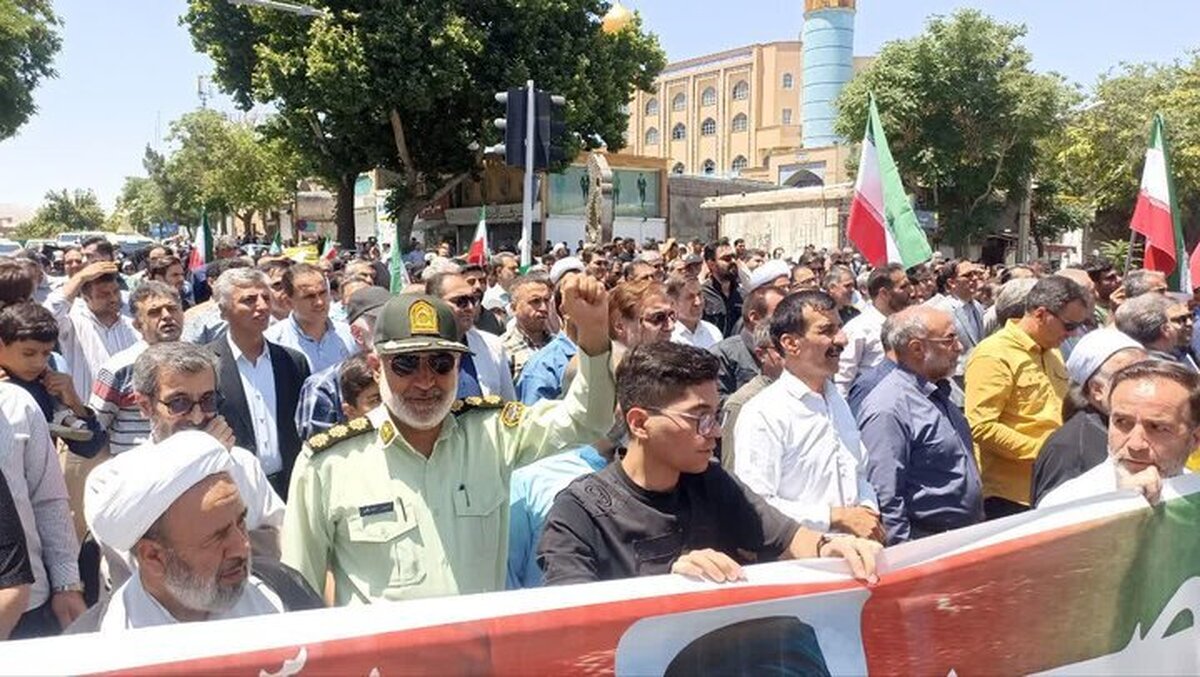 تجمع حماسی سنندجی‌ها در «جمعه خشم و نصر»؛ مرگ بر اسرائیل طنین‌انداز شد