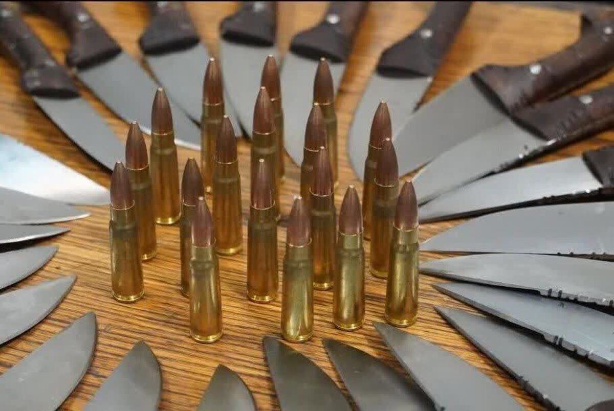 کشف و ضبط ۴۶۸ قبضه انواع سلاح سرد و ۳۰ عدد فشنگ سلاح جنگی توسط شبکه اطلاعات بسیج استان قزوین