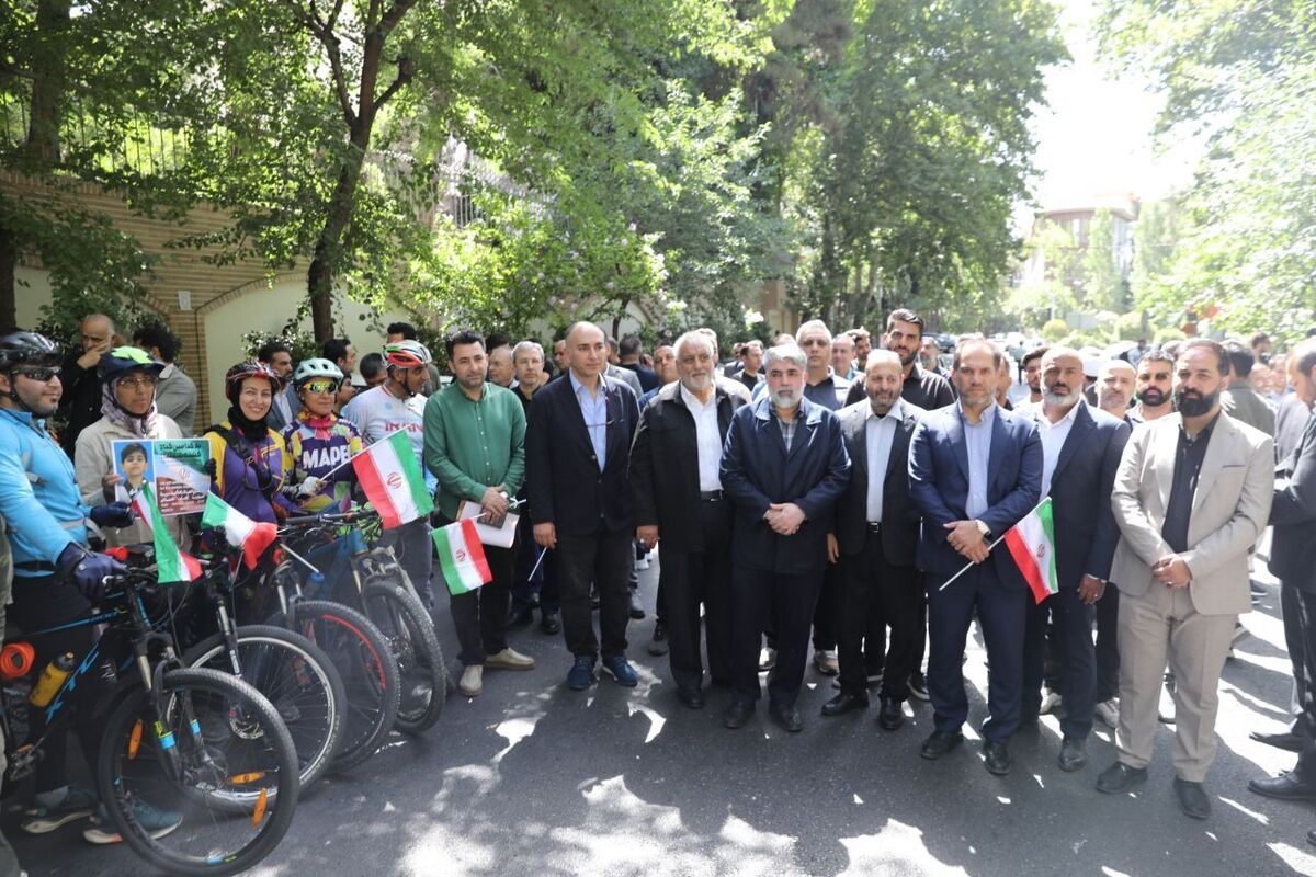 تجمع اعتراضی ورزشکاران ایرانی مقابل دفتر مرکزی سازمان ملل در تهران