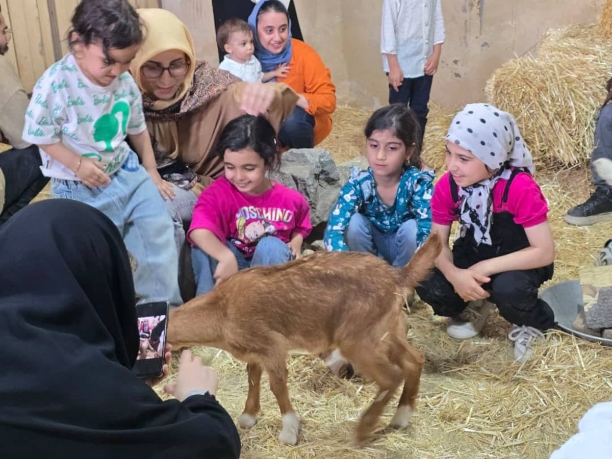 ایجاد فضای تجربه فعالیت های شیرین روستایی و بازارچه محصولات سالم و صنایع دستی با عنوان مزرعه بازی میشا در قم