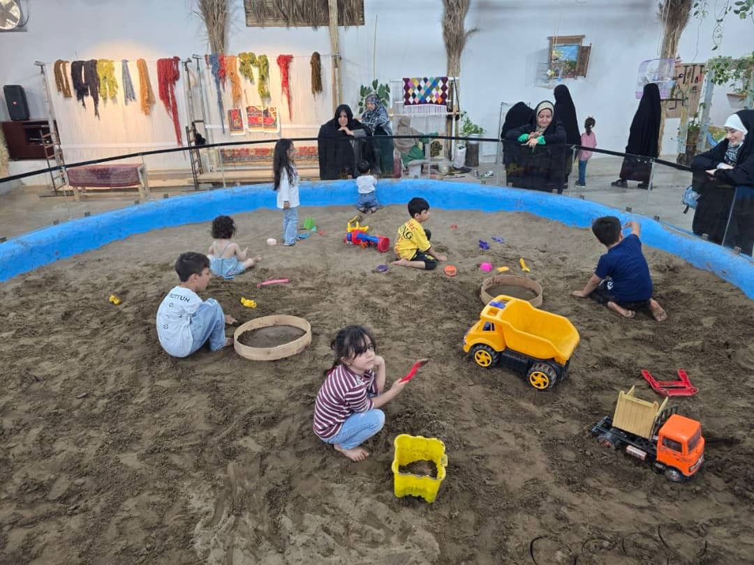 ایجاد فضای تجربه فعالیت های شیرین روستایی و بازارچه محصولات سالم و صنایع دستی با عنوان مزرعه بازی میشا در قم