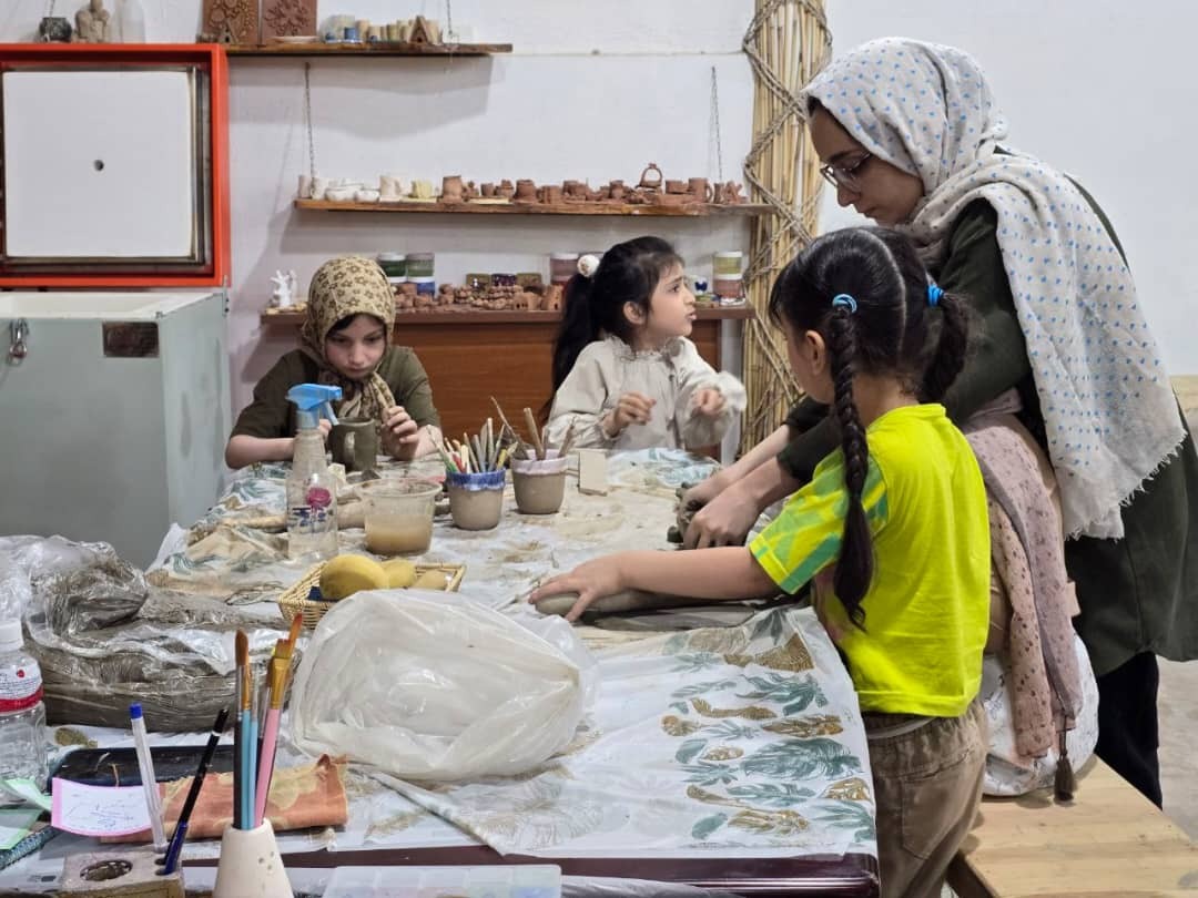 ایجاد فضای تجربه فعالیت های شیرین روستایی و بازارچه محصولات سالم و صنایع دستی با عنوان مزرعه بازی میشا در قم