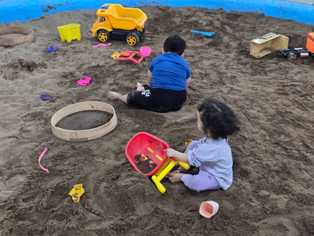 ایجاد فضای تجربه فعالیت های شیرین روستایی و بازارچه محصولات سالم و صنایع دستی با عنوان مزرعه بازی میشا در قم