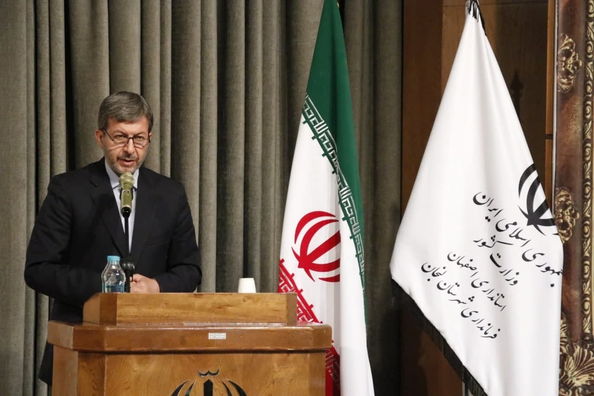 تاکید استاندار اصفهان بر جذب اعتبارات ملی و جلب مشارکت سرمایه‌گذاری در شهرستان لنجان