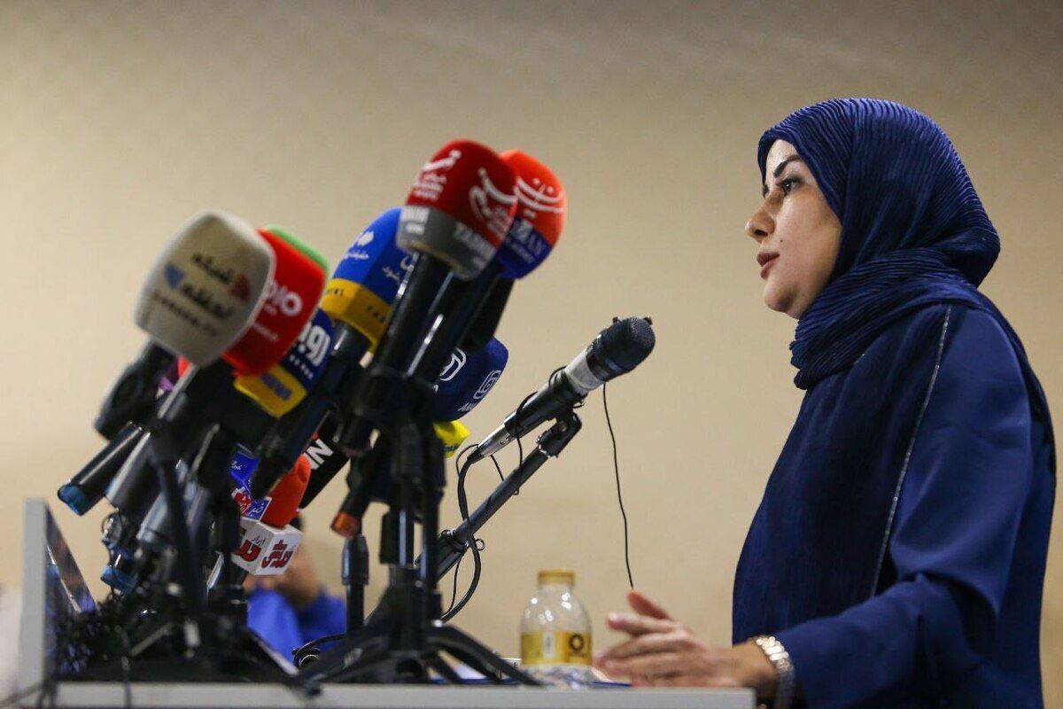 سیما:  پای پول‌های زیرمیزی و قراردادهای پنهانی را به میان نیاورید!