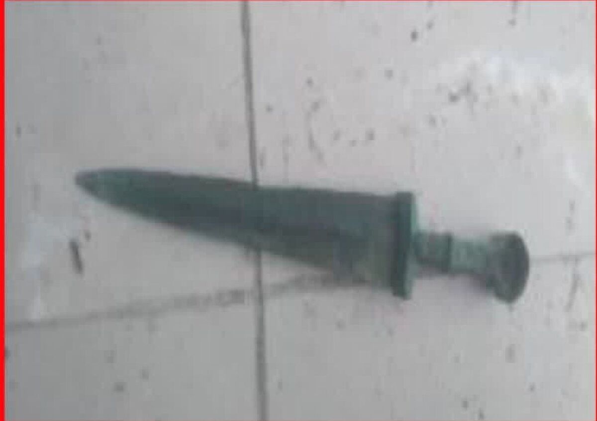 کشف خنجر باستاني در دورود