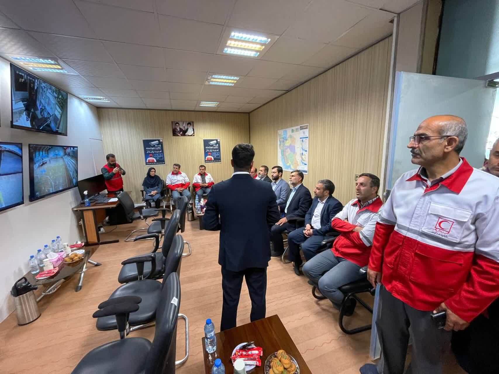 مرکز رصد و پایش تصویری و امنیتی در هلالاحمر قزوین افتتاح شد مرکز رصد و پایش تصویری و امنیتی در هلالاحمر قزوین افتتاح شد
