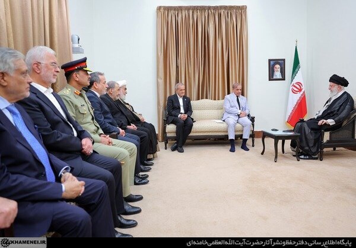 توئیت رسانه KHAMENEI.IR در مورد دیدار امروز نخست وزیر پاکستان با رهبر انقلاب