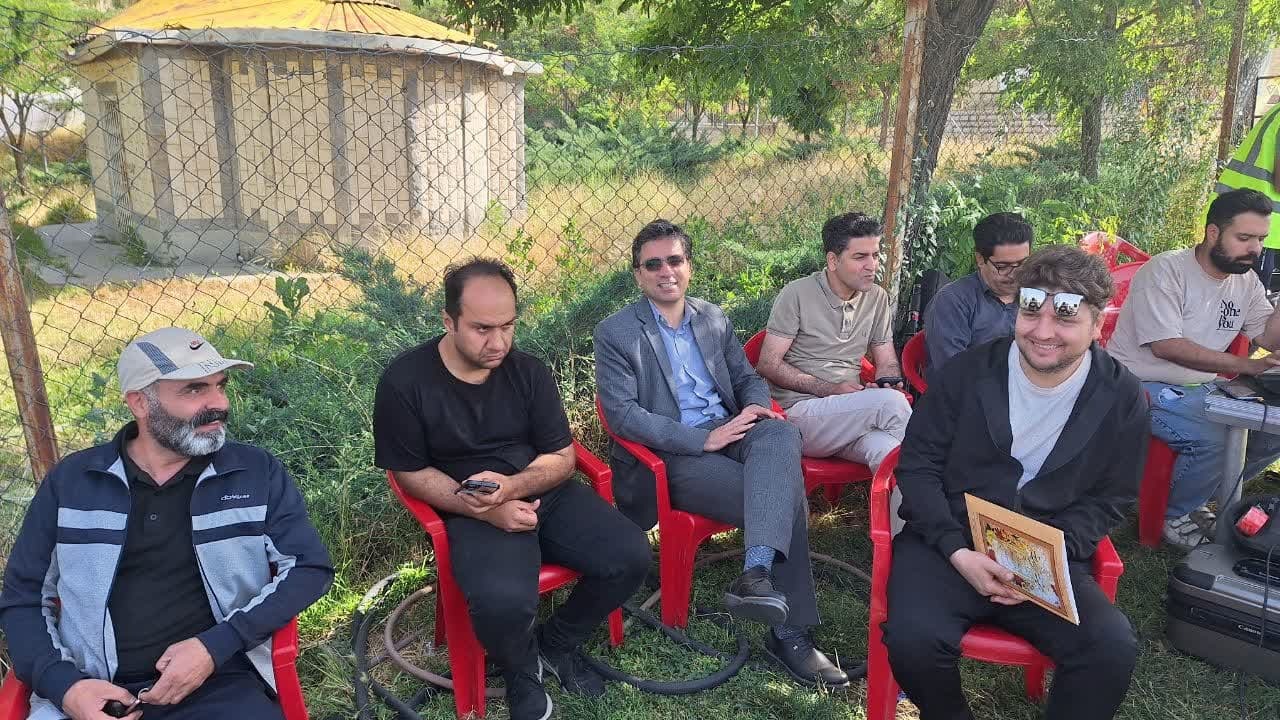 استاندار قزوین همراه مردم در پیادهروی خانوادگی استاندار قزوین همراه مردم در پیادهروی خانوادگی