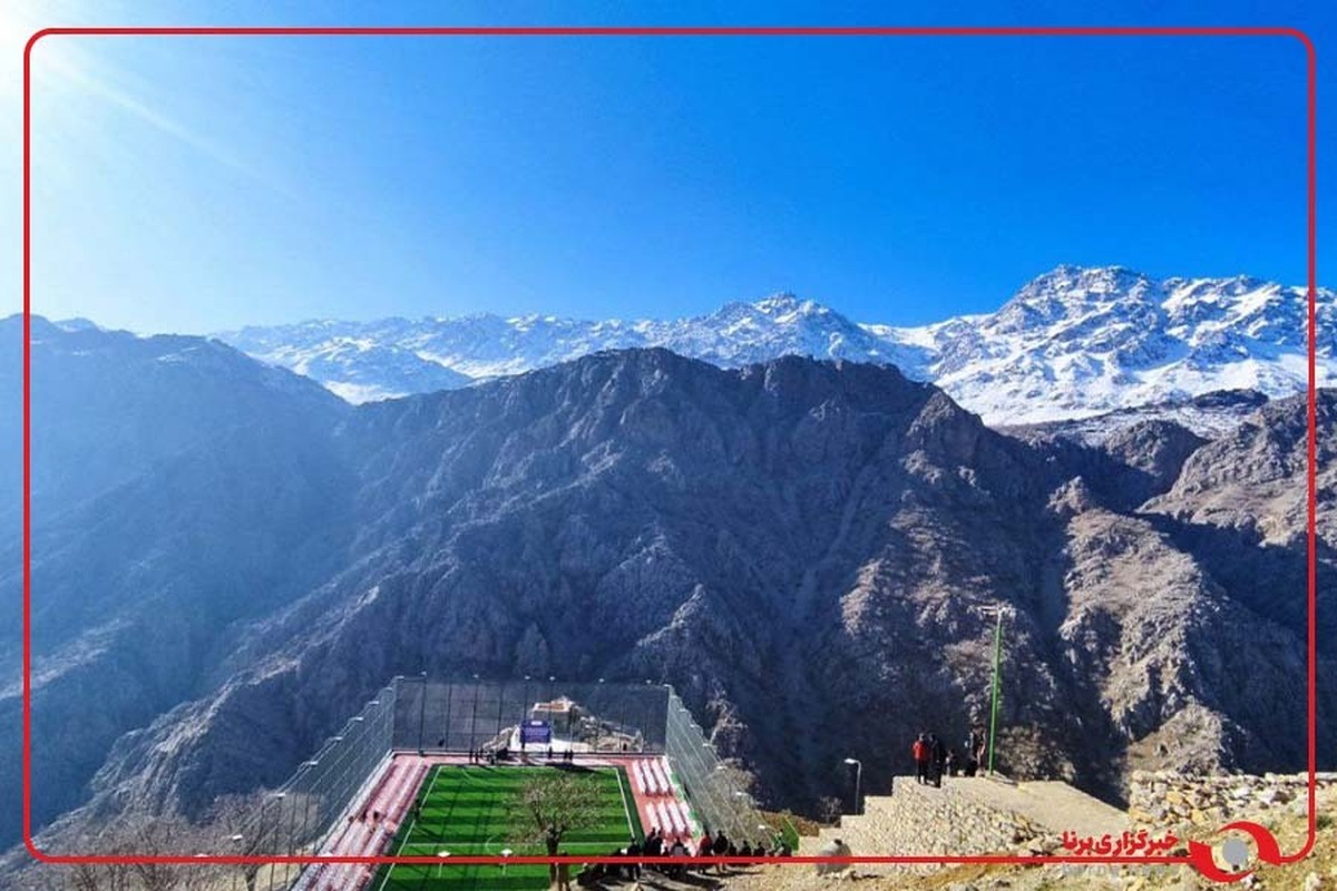 زیباترین زمین چمن دنیا در هورامان تخت