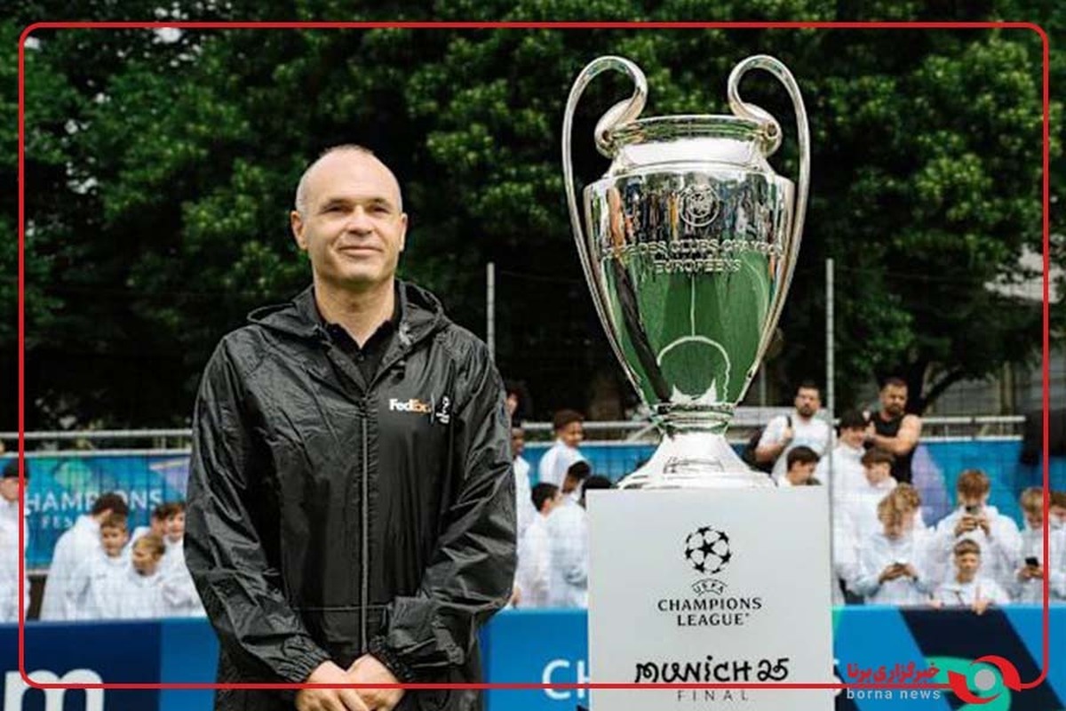 حمل کاپ لیگ قهرمانان اروپا توسط آندرس اینیستا