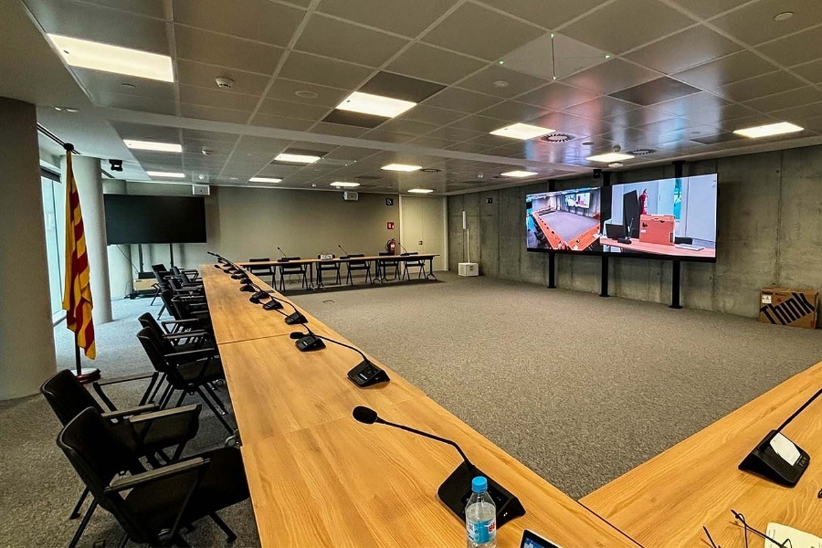 راهنمای انتخاب سیستم کنفرانس حرفه‌ای | از نیازسنجی تا خرید