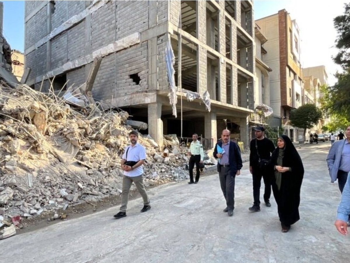 دستور وزیر راه برای بازسازی خانه‌های تخریب شده در تجاوز رژیم صهیونیستی