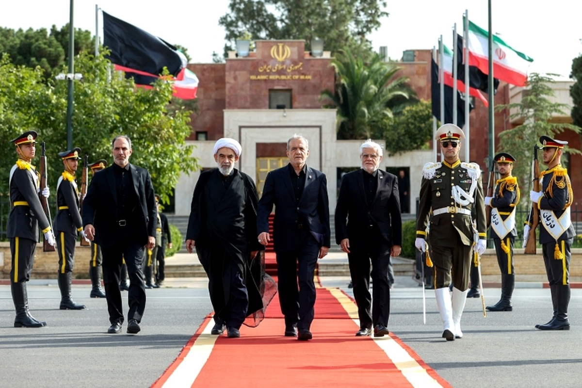 پزشکیان عازم شهر خانکندی جمهوری آذربایجان شد