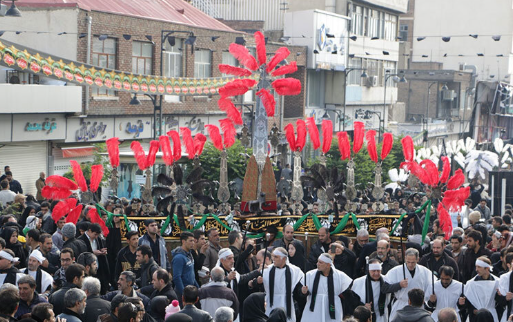 نگاهى به ميراث ناملموس عاشورايی «علامت کشی» در قزوين نگاهى به ميراث ناملموس عاشورايی «علامت کشی» در قزوين