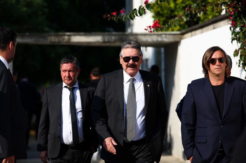 حضور سرمربی تراکتور در مراسم خاکسپاری دیگو ژوتا+ عکس