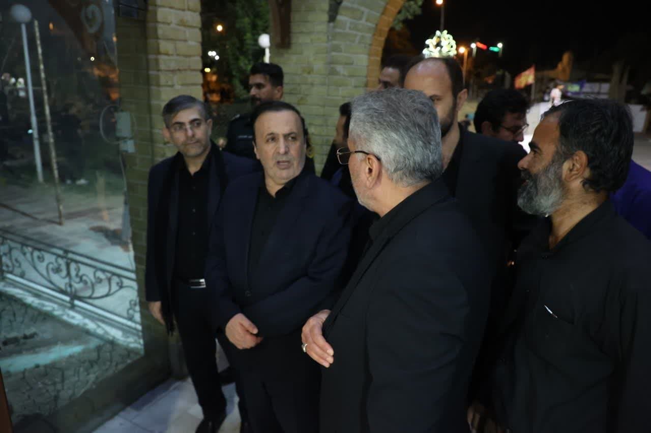 بازدید استاندار قزوین از موزه شهدا در شب عاشورا بازدید استاندار قزوین از موزه شهدا در شب عاشورا