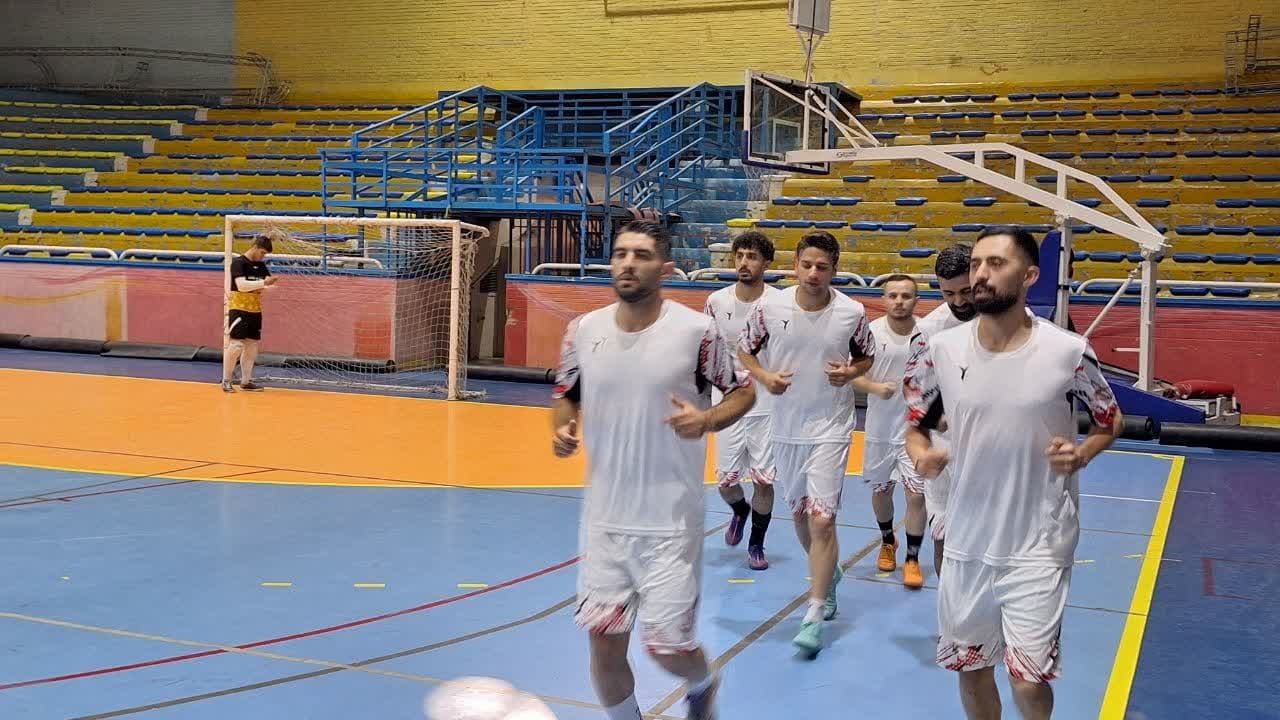 اکادمی و تیم پایه فوتسال پردیس قزوین را راه اندازی می کنیم