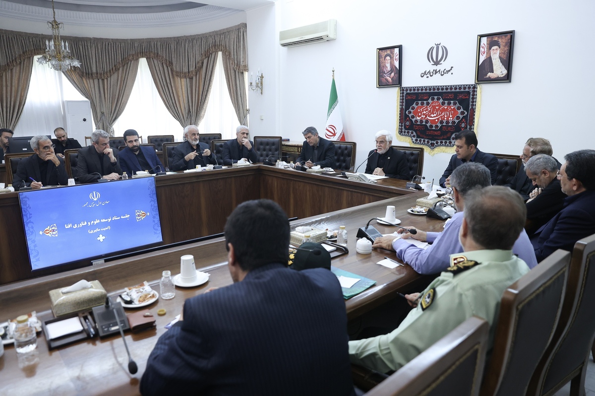 شجاعت و تدبیر مقام معظم رهبری همواره کارساز بوده است