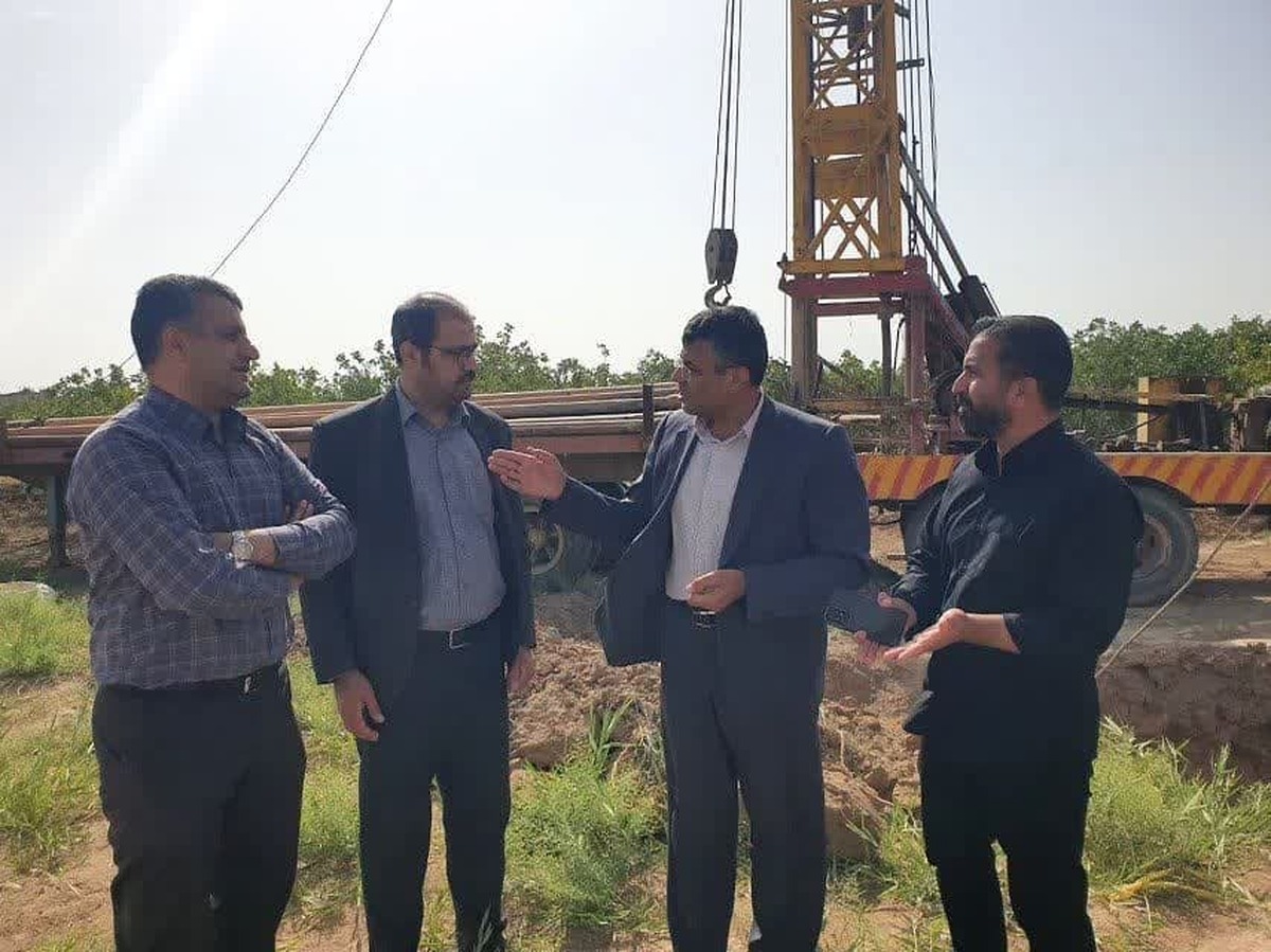 بازدید میدانی فرماندار بوئین‌زهرا از پروژه‌های تأمین آب شرب در روستاهای بخش مرکزی