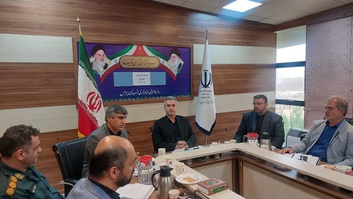 تاکید شورای آموزش و پرورش پردیس بر نقش محوری معلمان و هویت ملی