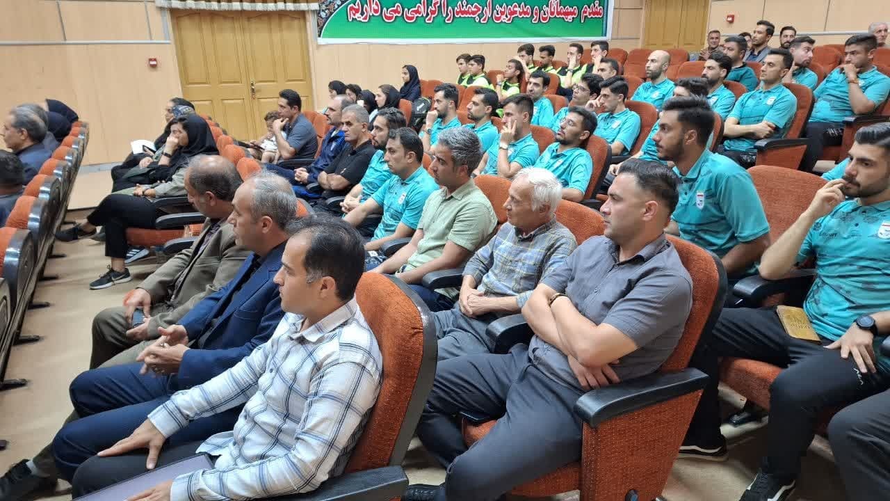 آموزش های تئوری وعملی داوران فوتبال را در استان قزوین جدی بگیرید