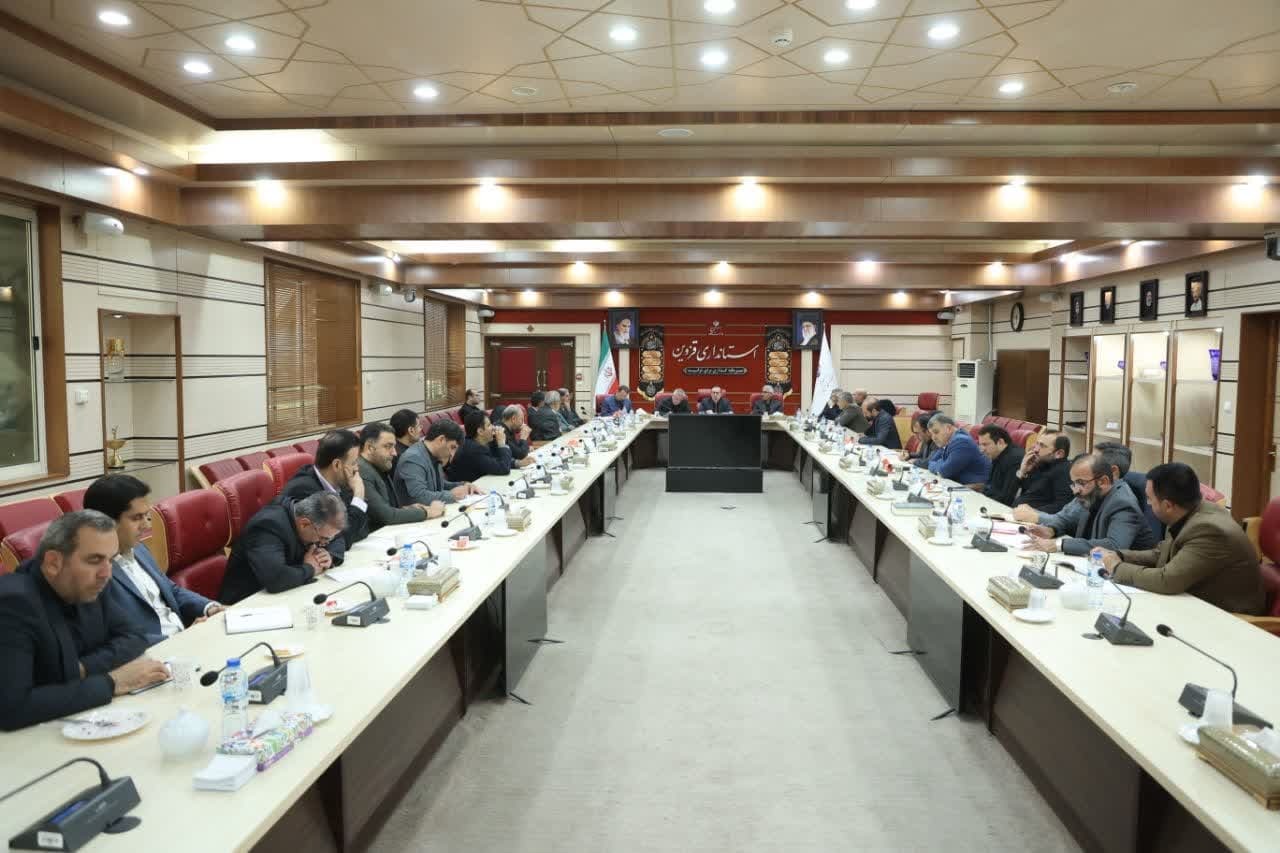 نوذری: کلید عبور از بحرانها اتکا به سرمایه اجتماعی است نوذری: کلید عبور از بحرانها اتکا به سرمایه اجتماعی است