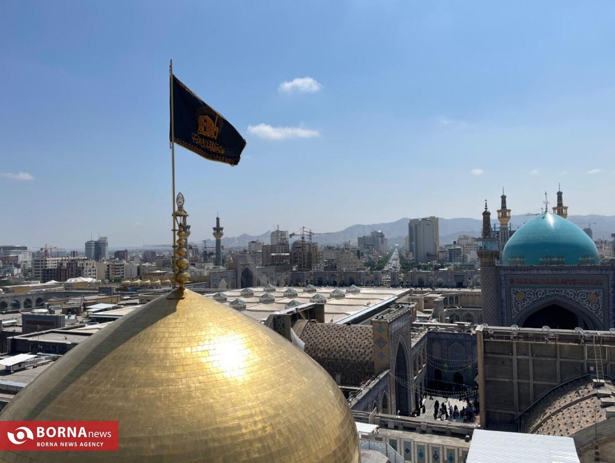 آیین سنتی اذن عزای حضرت سیدالشهدا(ع) در حرم مطهر رضوی برگزار می‌شود