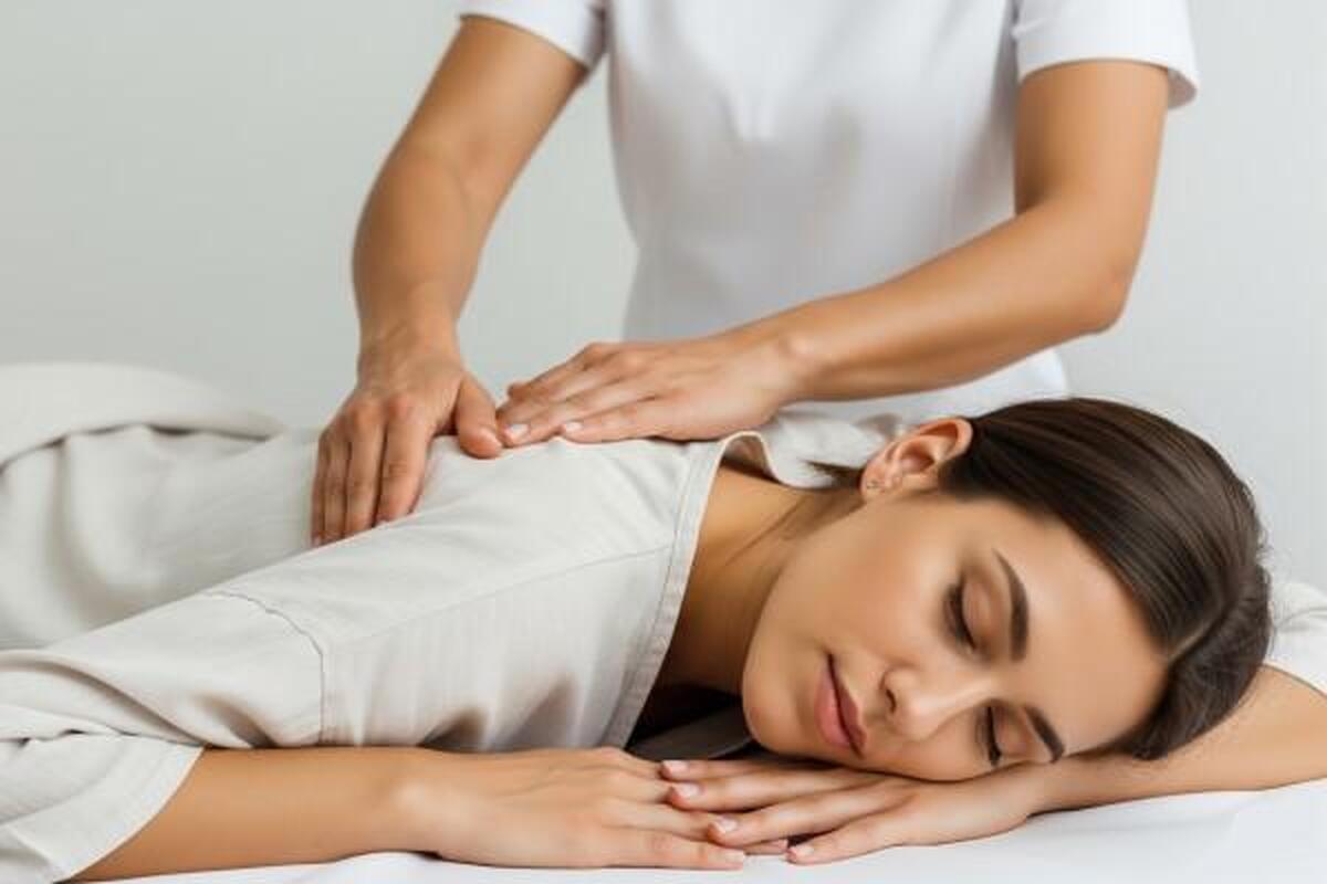 فواید ماساژ درمانی چیست و چرا باید ماساژ بگیریم؟