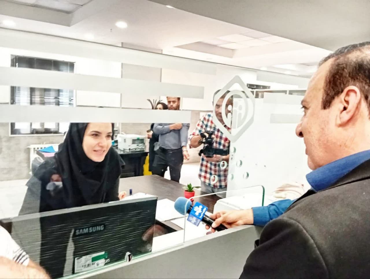 بازدید سرزده استاندار قزوین از اداره کل تأمین اجتماعی استان