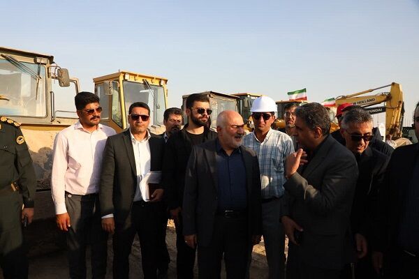 استاندار خوزستان تاکید کرد: ضرورت تسریع در تکمیل پروژه‌های راهسازی و کاهش تصادف های جاده‌ای