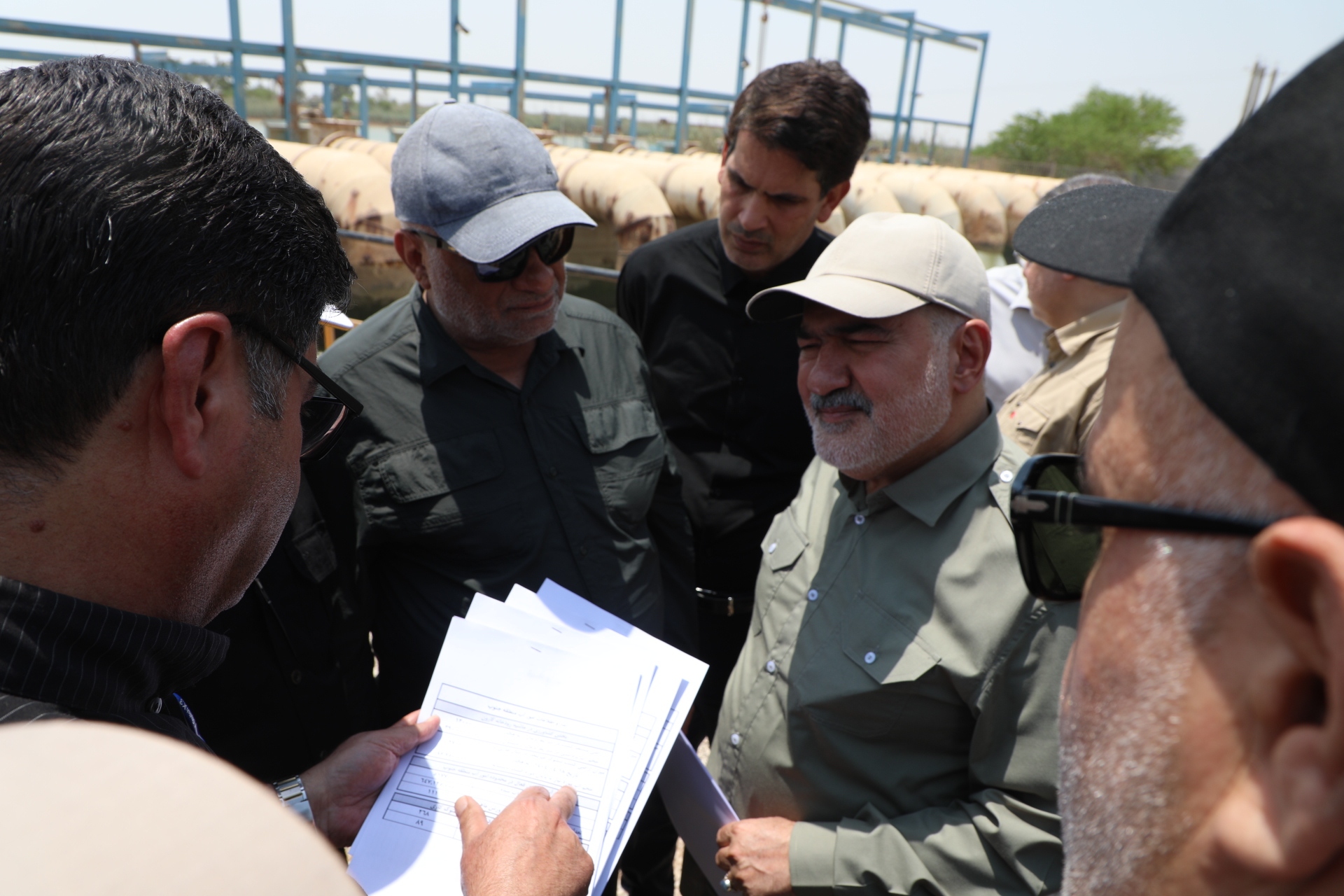 استاندار خوزستان هشدار داد: ضرورت مدیریت کشت در بالا دست برای پیشگیری از بحران آب شور در آبادان و خرمشهر / مشوق‌های لازم به کشاورزانی که الگوی کشت را رعایت کرده اند پرداخت خواهد شد