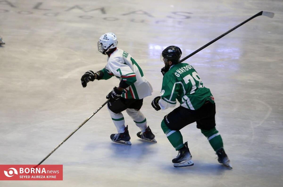 دیدار دوستانه تیم ملی و تیم امید هاکی روی یخ