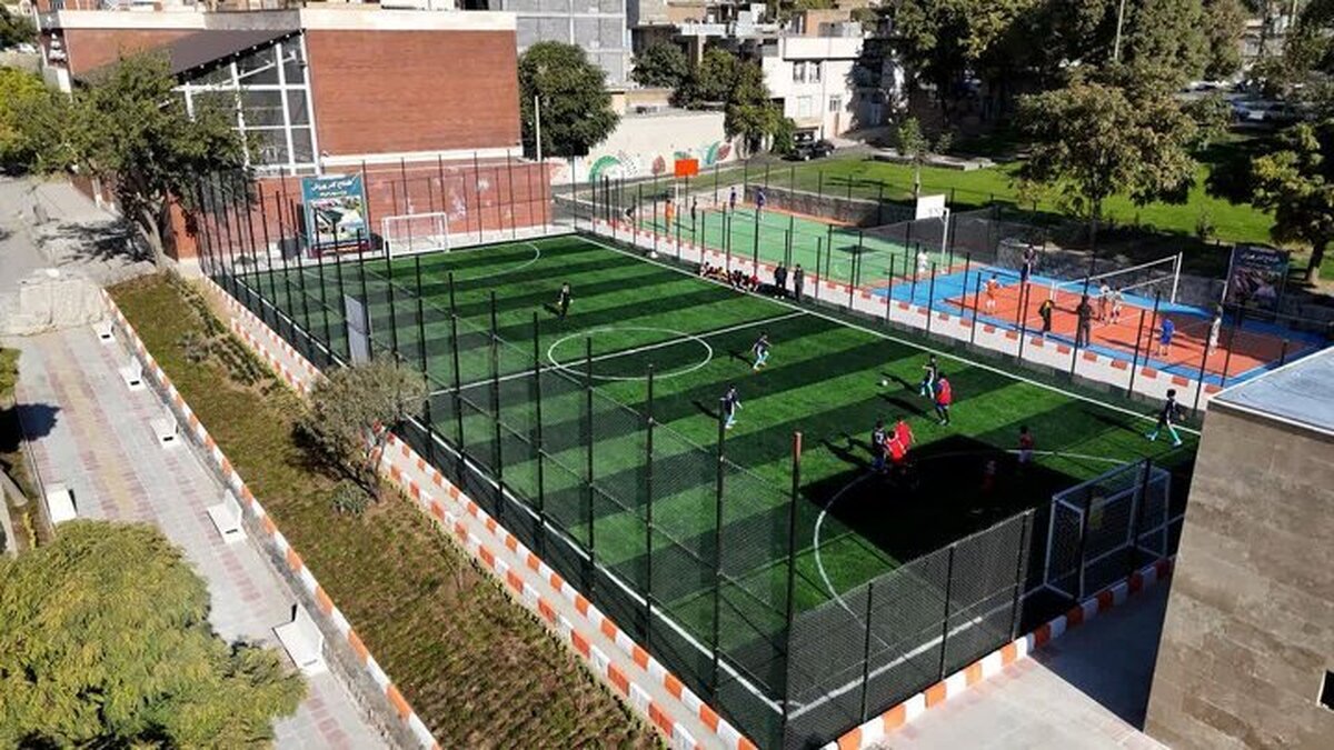 آغاز عملیات اجرایی احداث بزرگ‌ترین زمین چمن مصنوعی غرب کشور در سنندج