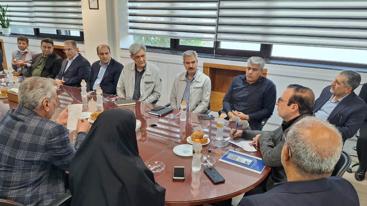 استاندار قزوین از شرکت تولیدی فیروز بازدید کرد استاندار قزوین از شرکت تولیدی فیروز بازدید کرد