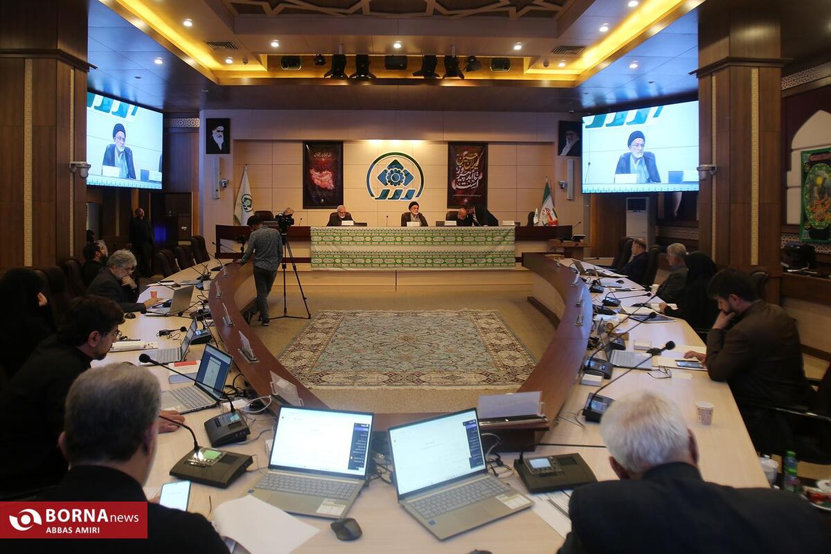 خدمات ارزنده شورا و شهرداری تحت تاثیر جوسازی قرار نگیرد/ مشکلات حرم ها تنها با سخنرانی حل نمی شود