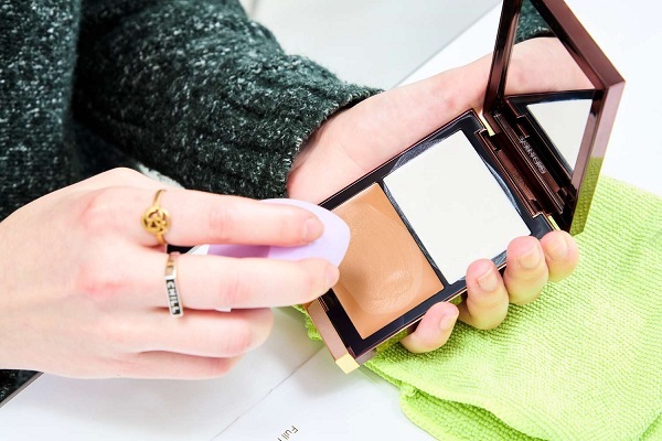 5 مورد از بهترین کانتورها برای پوست چرب و نحوه استفاده از آن 5 مورد از بهترین کانتورها برای پوست چرب و نحوه استفاده از آن